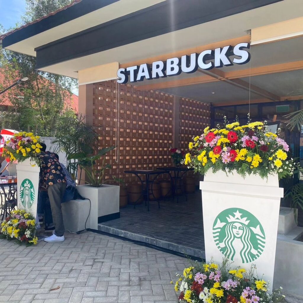 Event organizer — opening ceremony